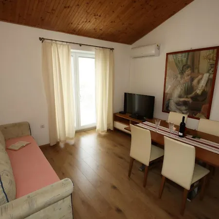 Noemi Apartment