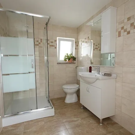 Noemi Apartman *